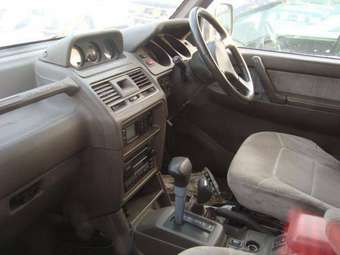 1997 Mitsubishi Pajero Pictures