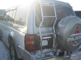 1997 Mitsubishi Pajero Pictures