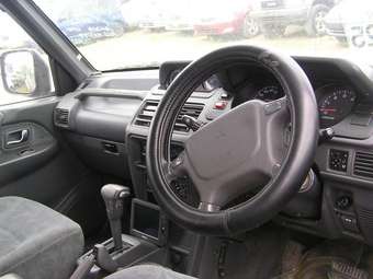 1997 Mitsubishi Pajero Pics