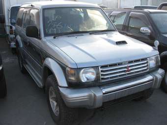 1997 Mitsubishi Pajero Photos