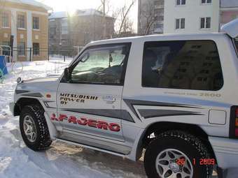 1997 Mitsubishi Pajero Pictures