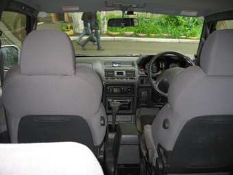 1997 Mitsubishi Pajero Pictures