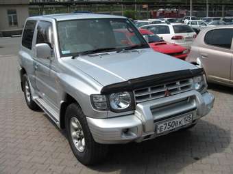 1997 Mitsubishi Pajero Photos