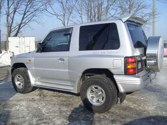 1997 Mitsubishi Pajero Images