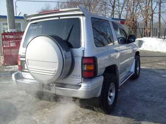 1997 Mitsubishi Pajero Pictures