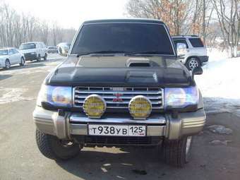1997 Mitsubishi Pajero Images