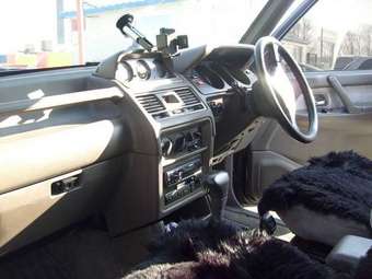 1997 Mitsubishi Pajero Photos