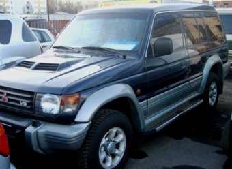 1997 Mitsubishi Pajero Photos