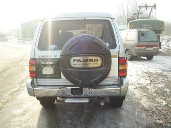 1997 Mitsubishi Pajero Pictures