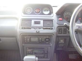 1997 Mitsubishi Pajero Photos