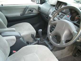 1997 Mitsubishi Pajero Pictures