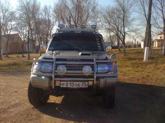 1997 Mitsubishi Pajero Pictures