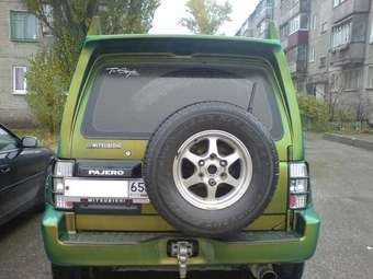 1997 Mitsubishi Pajero Pictures