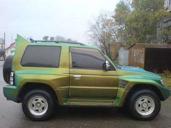 1997 Mitsubishi Pajero Photos