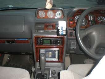 1997 Mitsubishi Pajero Images