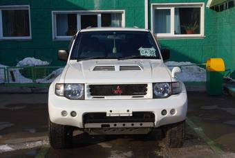 1997 Mitsubishi Pajero Images