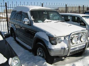1997 Mitsubishi Pajero Pictures