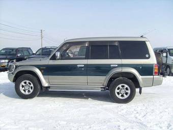 1997 Mitsubishi Pajero Photos