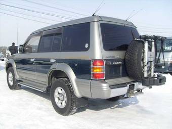1997 Mitsubishi Pajero Pictures