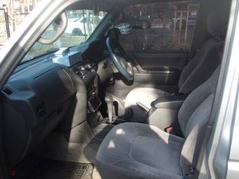 1997 Mitsubishi Pajero Pictures