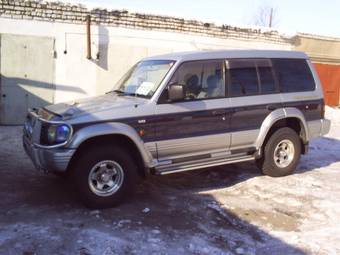 1997 Mitsubishi Pajero Images