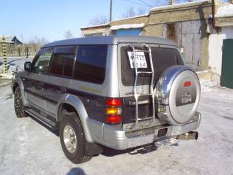 1997 Mitsubishi Pajero Pictures