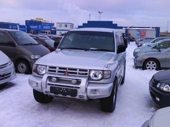 1997 Mitsubishi Pajero Pictures