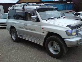 1997 Mitsubishi Pajero Photos