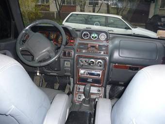 1997 Mitsubishi Pajero Photos