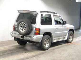 1997 Mitsubishi Pajero Pictures