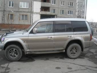 1997 Mitsubishi Pajero Photos