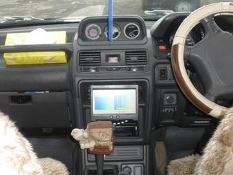 1997 Mitsubishi Pajero Photos