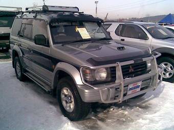 1997 Mitsubishi Pajero Photos