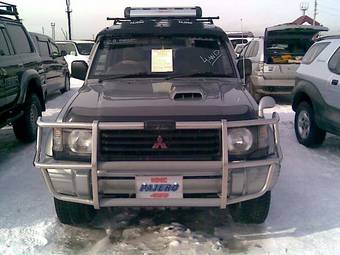 1997 Mitsubishi Pajero Pictures