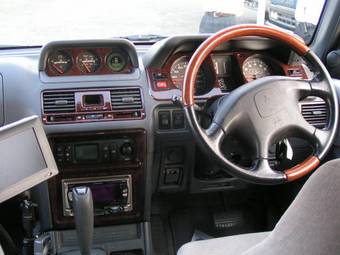 1997 Mitsubishi Pajero Pictures