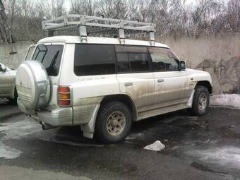 1997 Mitsubishi Pajero Pictures