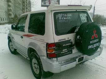 1997 Mitsubishi Pajero Photos