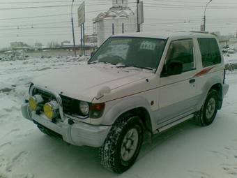 1997 Mitsubishi Pajero Pictures
