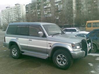 1997 Mitsubishi Pajero Photos