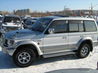 1997 Mitsubishi Pajero Photos