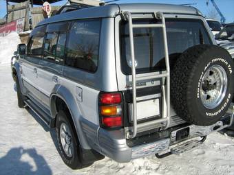 1997 Mitsubishi Pajero Pictures