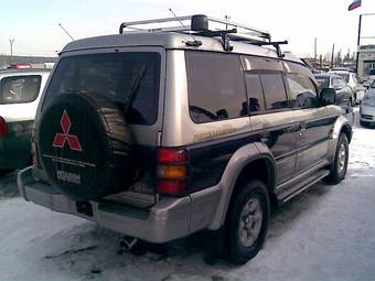 1997 Mitsubishi Pajero Photos