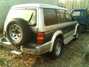 1997 Mitsubishi Pajero Photos