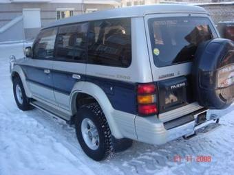 1997 Mitsubishi Pajero Pictures