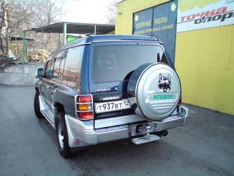1997 Mitsubishi Pajero Photos