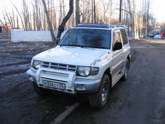 1997 Mitsubishi Pajero Photos