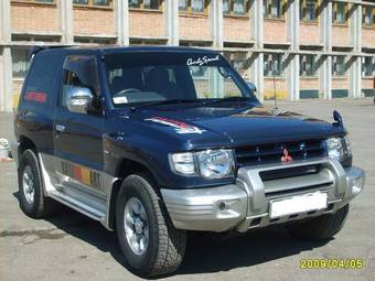 1997 Mitsubishi Pajero Photos