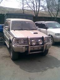 1997 Mitsubishi Pajero Pictures