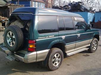 1997 Mitsubishi Pajero Pictures
