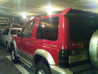 1997 Mitsubishi Pajero Images